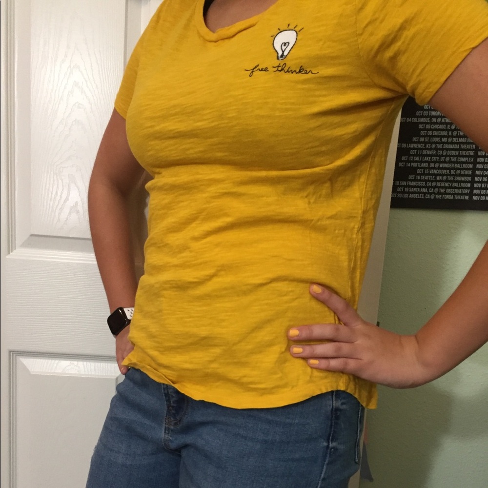 ✨cute embroidered top✨